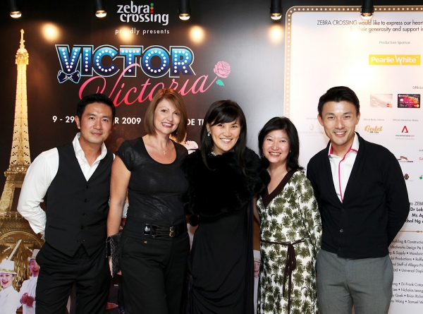 Adrian Pang & Tracie Pang, Loretta Chen, Lim Hai Yen, Baey Yam Keng at the premiere o Photo